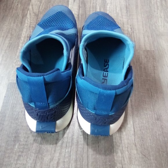 NIKE GO FLYEASE SNEAKERS - Picture 3 of 7